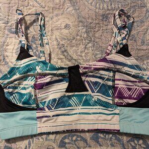 Tone It Up patterned sports bra size L